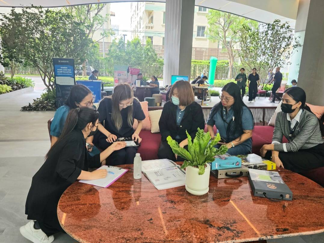 Uthaisangsuk's tweet photo. Sansiri Home Care Pro นำทีม SB Design แนะนำบริการตกแต่งห้องแบบ One Stop Service เช่น Built in, ติดตั้งผ้าม่าน วอลเปเปอร์ เครื่องใช้ไฟฟ้า ราคาพิเศษ ในงาน Welcome Home โครงการ THE LINE VIBE  ตั้งแต่วันนี้ – 9 มิถุนายนครับ 🐘🐘🐘 
#SansiriService #SansiriHomeCarePro https://t.co/8hVuv5tthk