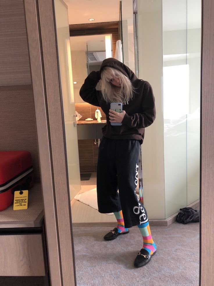 yearoxycontin's tweet photo. Eldest daughter club https://t.co/M5mxF79BhZ