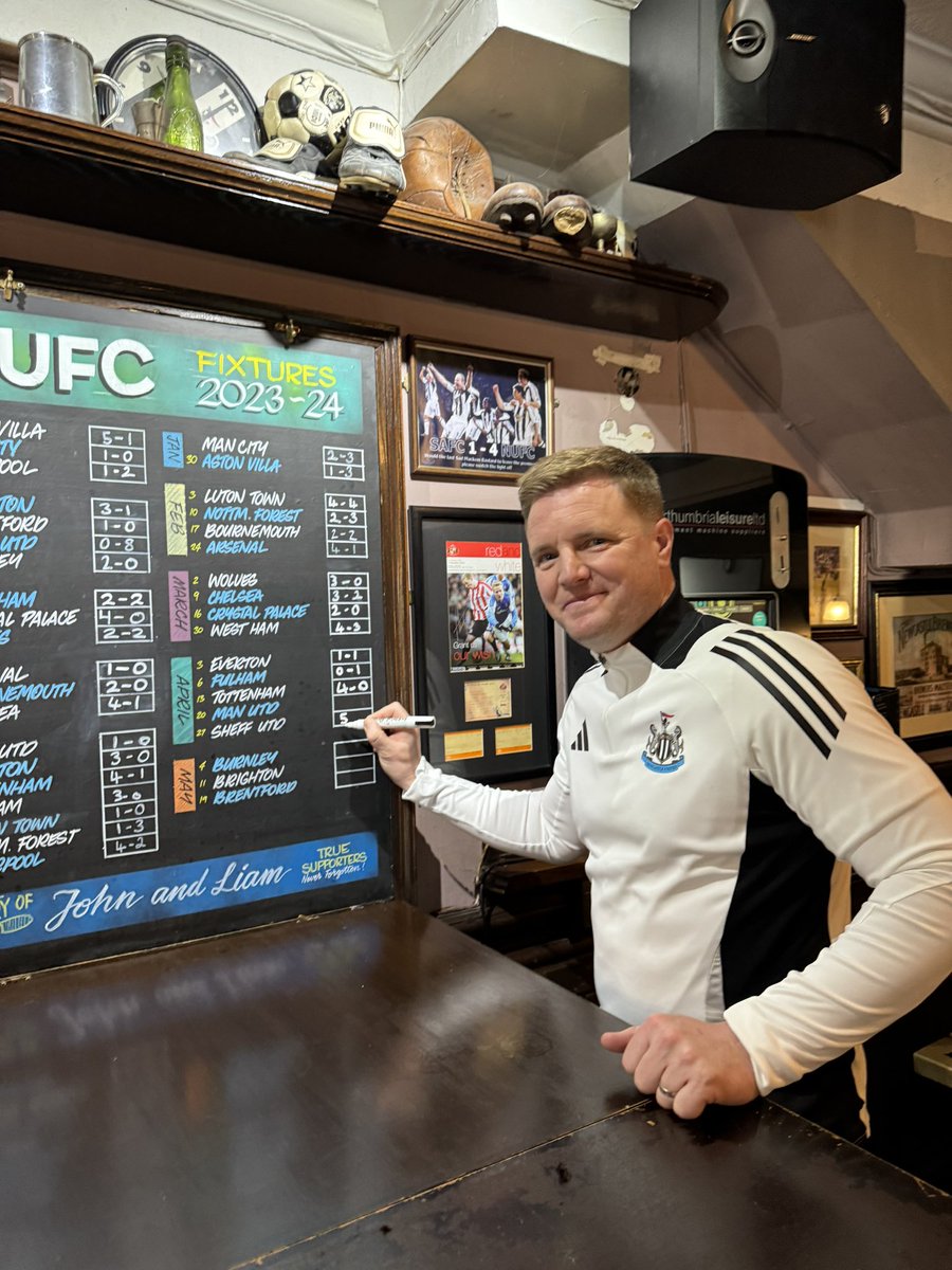 theberrypub's tweet photo. When Eddie Howe and Jason Tindall popped in to see us @theberrypub @NUFC @alanshearer @antanddec @adidasUK #adidas https://t.co/Evt1mU6Gzt