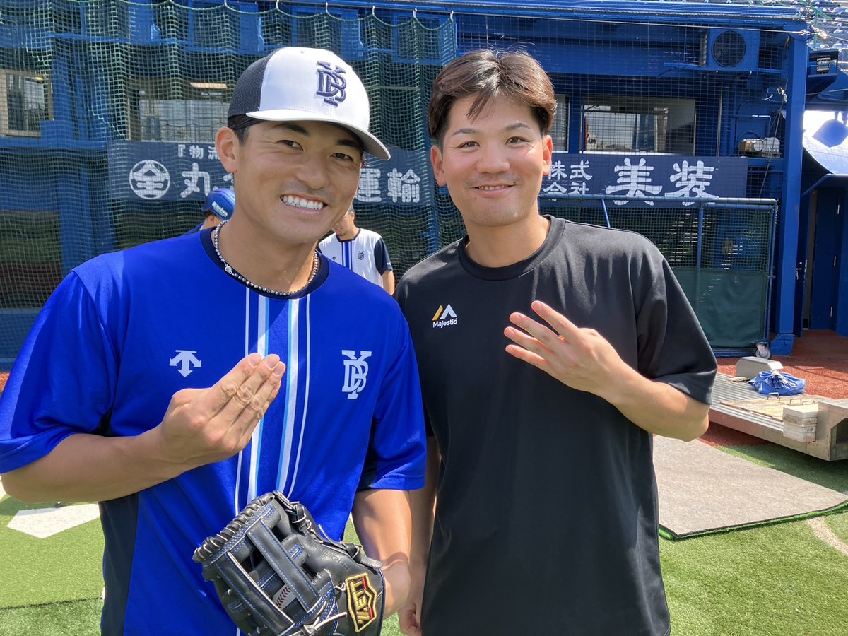 ydb_yokohama's tweet photo. 駒大つながり🙌

#林琢真 選手
#緒方理貢 選手 #sbhawks 
#baystars https://t.co/WQxNI0f2bz