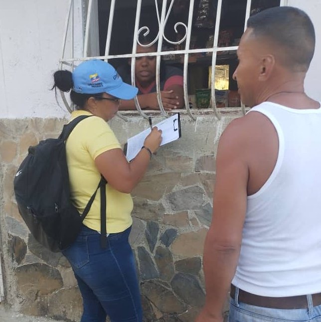 PJCuaUrdaneta's tweet photo. Casa x Casa en la Comunidad de Antonio José de Sucre @Cuavallesdeltuy orientando e informando al pueblo como votar este #28DeJulio por @EdmundoGU en la Tarjeta de la #Unidad la de la manito 👍🏽 @Pr1meroJusticia @PJ_EdoMiranda @ActivismoPJ @PJFamiliarNac #JusticierosConEdmundo https://t.co/nMZH7oYz1o