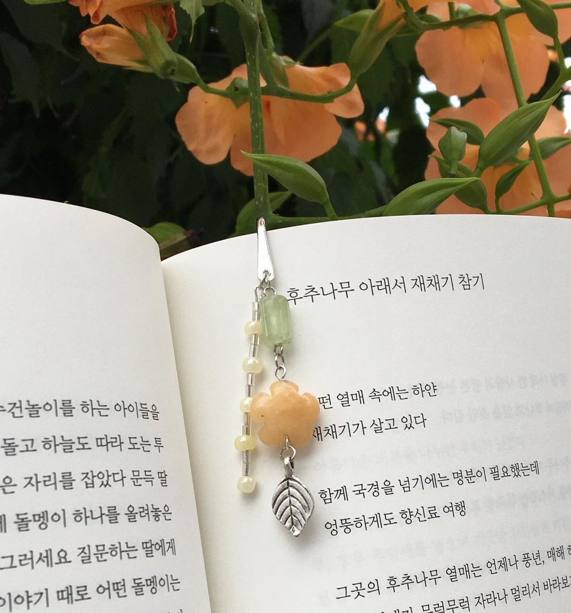 ‿︵‿︵・𝜗𝜚・‿︵‿︵
연록 12번째 마켓 open! 
  ︵‿︵‿︵‿︵‿︵‿

안녕하세요! 
6월 8일 (토요일) 저녁 8시 연록 12번째 마켓 오픈합니다 

⋰˚ ✴︎ yeonrok.store

⋰˚ ✴︎일정 : 6/8 20:00 ~ 6/10 23:00

⋰˚ ✴︎ #rt추첨 2분께 연록 연꽃 스트랩을 보내드려요