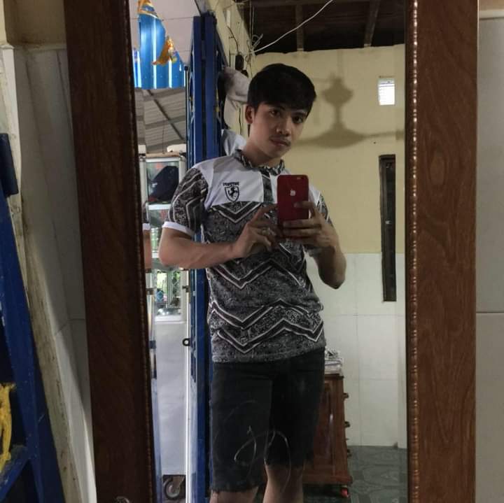 chhounchhieng's tweet photo. មុខមាត់បុិននឹងដែរ អត់មានណាគេណាត់អីសោះ ឆាតមកលេងផងណាបងបង https://t.co/qy1BzsnHWc