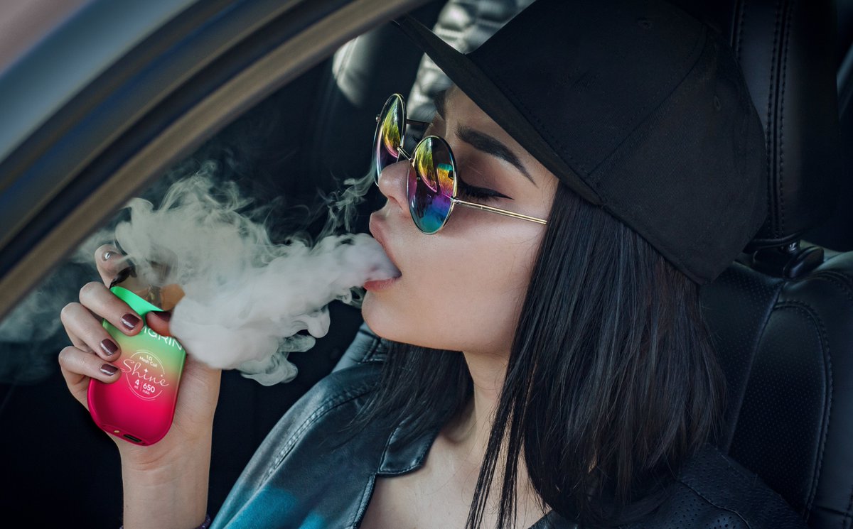 AmgrinVape's tweet photo. AMGRIN Shine Refillable Vape Pod Kit! Sleek design, up to 10,000 puffs, 4mL refillable tank, and fast USB-C charging. Perfect for on-the-go vaping with tight MTL airflow and a 650mAh battery. Get yours today!
#AMGRINVape #RefillableVape #vapepod #podkit #MTLVaping #VapeLife #oem https://t.co/hKyVi5iTNL