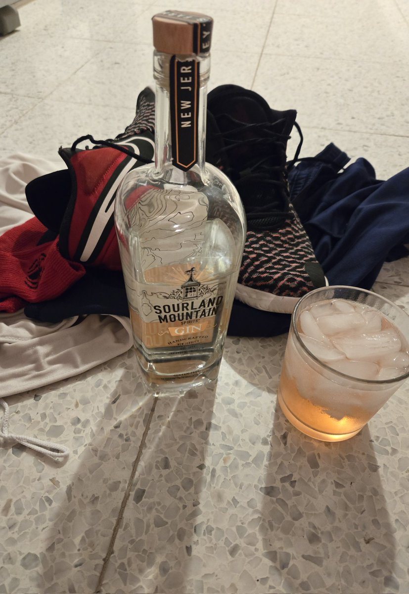 grapesunwrapped's tweet image. Tonight's post basketball muscle relaxant: (local Sourland Mountain Spirits) gin and (blood orange ginger) juice. #LaidBack