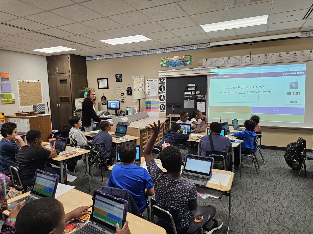 educatorerickag's tweet photo. Just a little friendly competition in Miss Wolsieffer's class to practice reading skills and boost student engagement! #wearewayne #cgesummerschool @CWChamps https://t.co/PJs9d9wt0x