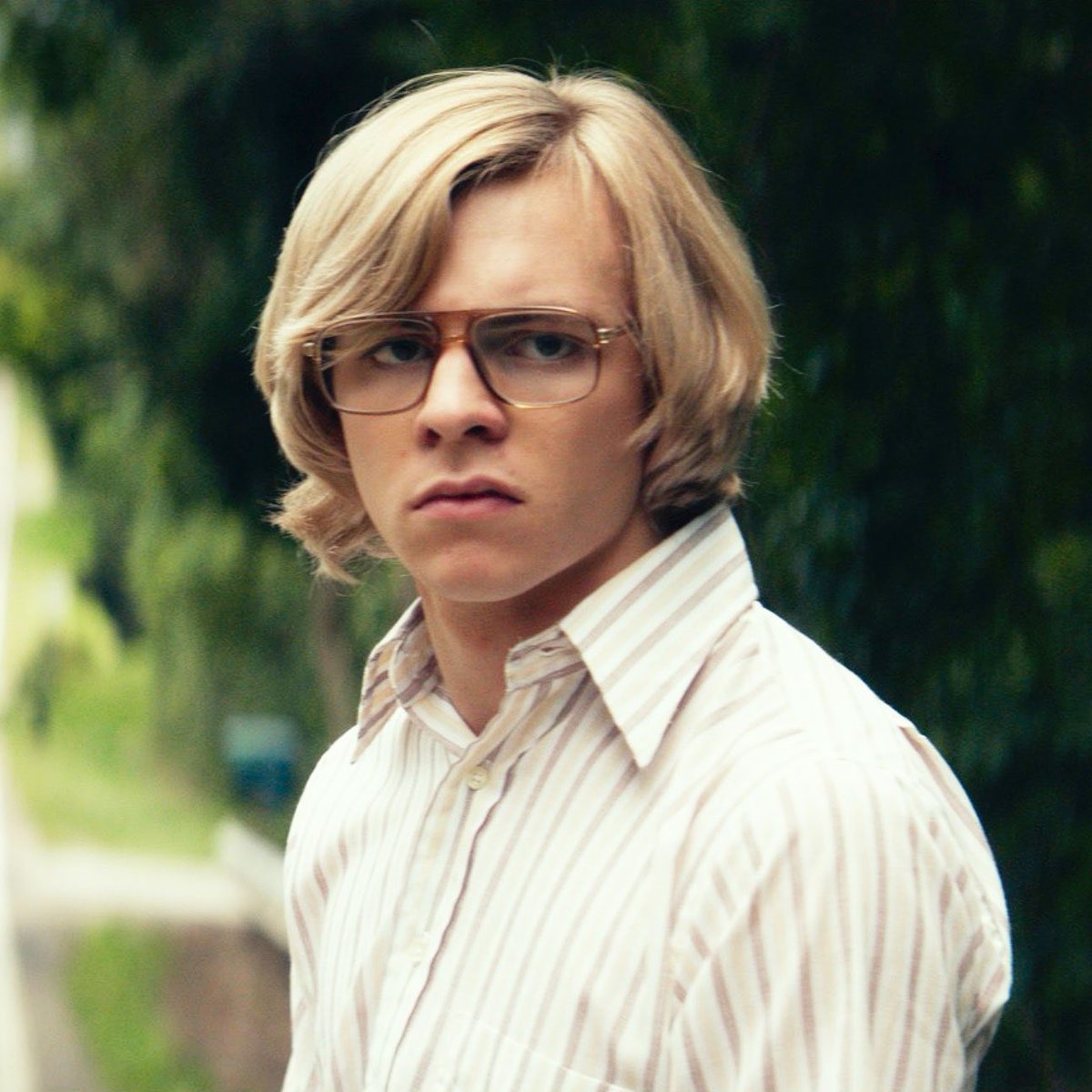 stormbornblake's tweet photo. HEAR ME OUT Ross as Haymitch in the sunrise of the reaping https://t.co/jk9C3n4uMS