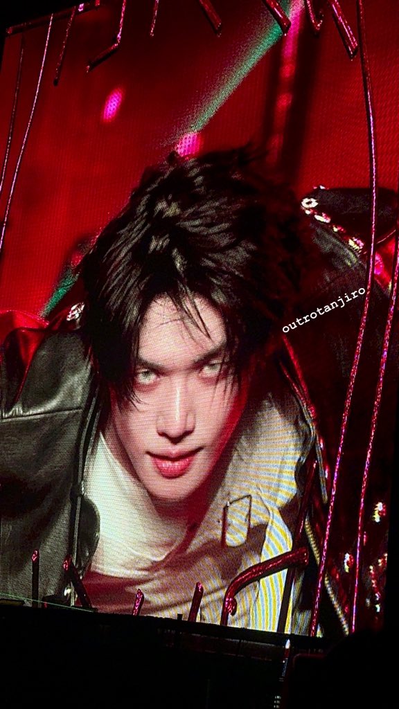 hourlyjunie's tweet photo. CHOI YEONJUN siren eyes 😍 https://t.co/lq2zxb3tn5