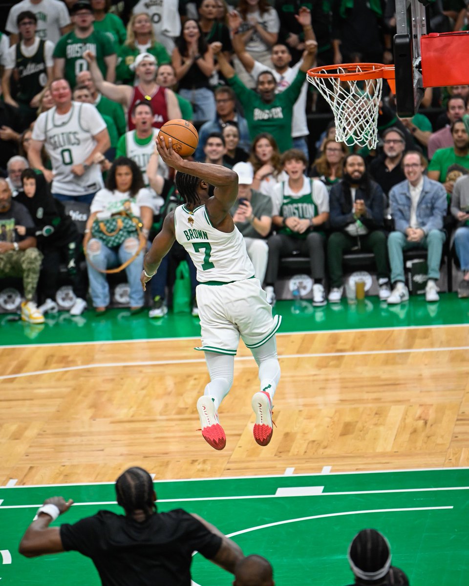 Celtics_Junkies's tweet photo. This photo is absolutely BEAUTIFUL https://t.co/qbzFA8sBvN
