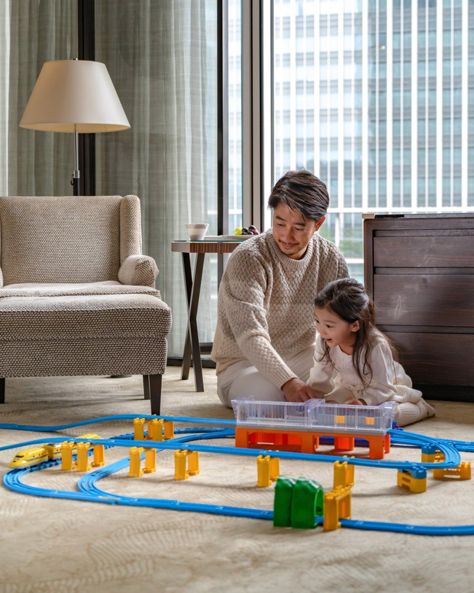 FSTokyo's tweet image. 父の日のご予定は、お決まりですか？@FSTokyo の公式ラインアカウントを追加して頂くと、6月30日(金)まで7階レストランのメゾン マルノウチで使用いためぞんだけるディナー10%オフクーポンをプレゼントしております！

お友だち追加はこちら：lin.ee/jHQ5Bjd

#フォーシーズンズホテル丸の内