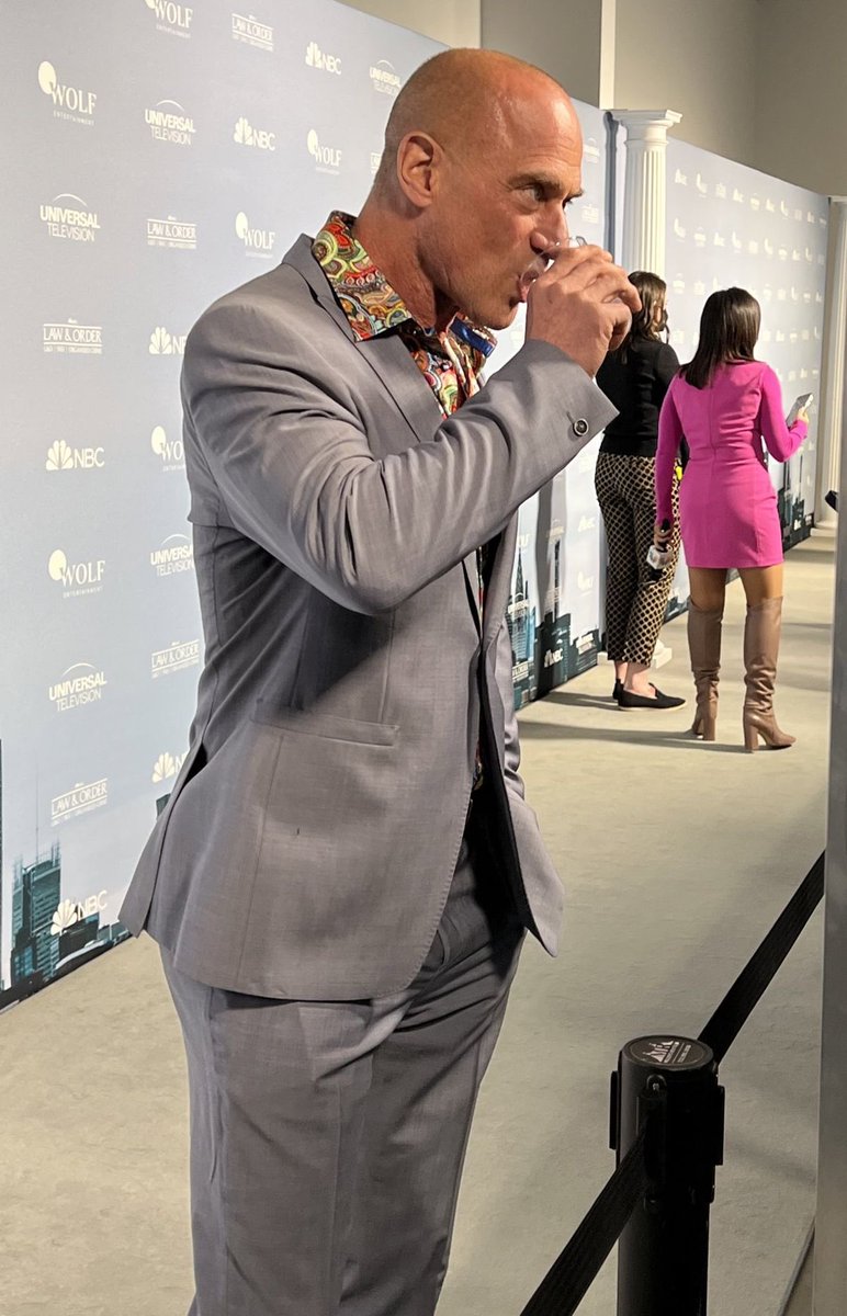 livlove_eo's tweet photo. Happy Thursday! Ps: Can this man get even hotter?!? #ChristopherMeloni #Hottie #Zaddyissues https://t.co/VMu1mXLsBD