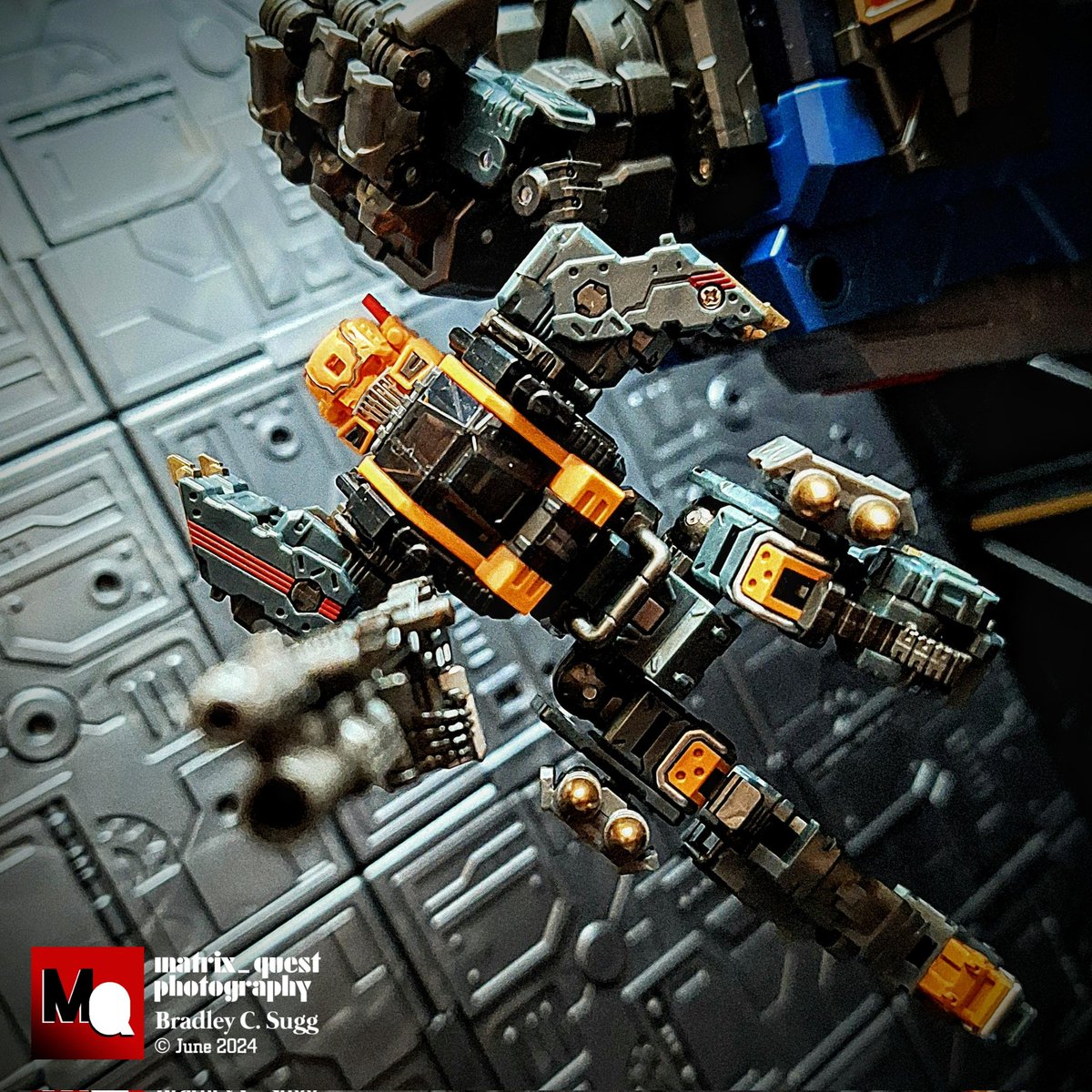 BradleyCSugg's tweet photo. - "Now, you're just playing 'head games'..."

Here are just a few fun shots of trying out a few #Diaclone #TriVers #BulletCores in the #GaleVersalter's frame. Some work better than others...

#ダイアクロン #TacticalMover #TakaraTomy #One60ScaleWorld #matrix_quest https://t.co/vRJEYZUmbq