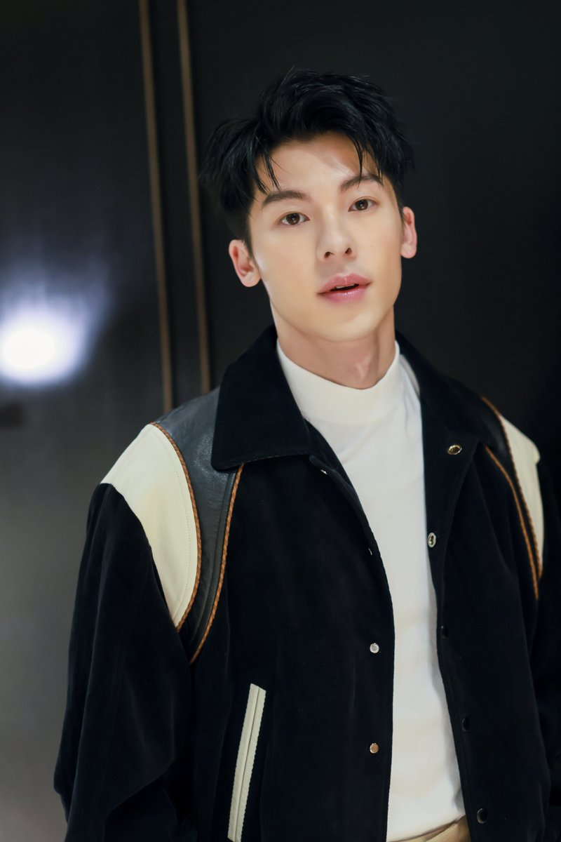 wujin1ds's tweet photo. 허광한
#허광한 #許光漢  #studiofloww https://t.co/mXERb2YGuY