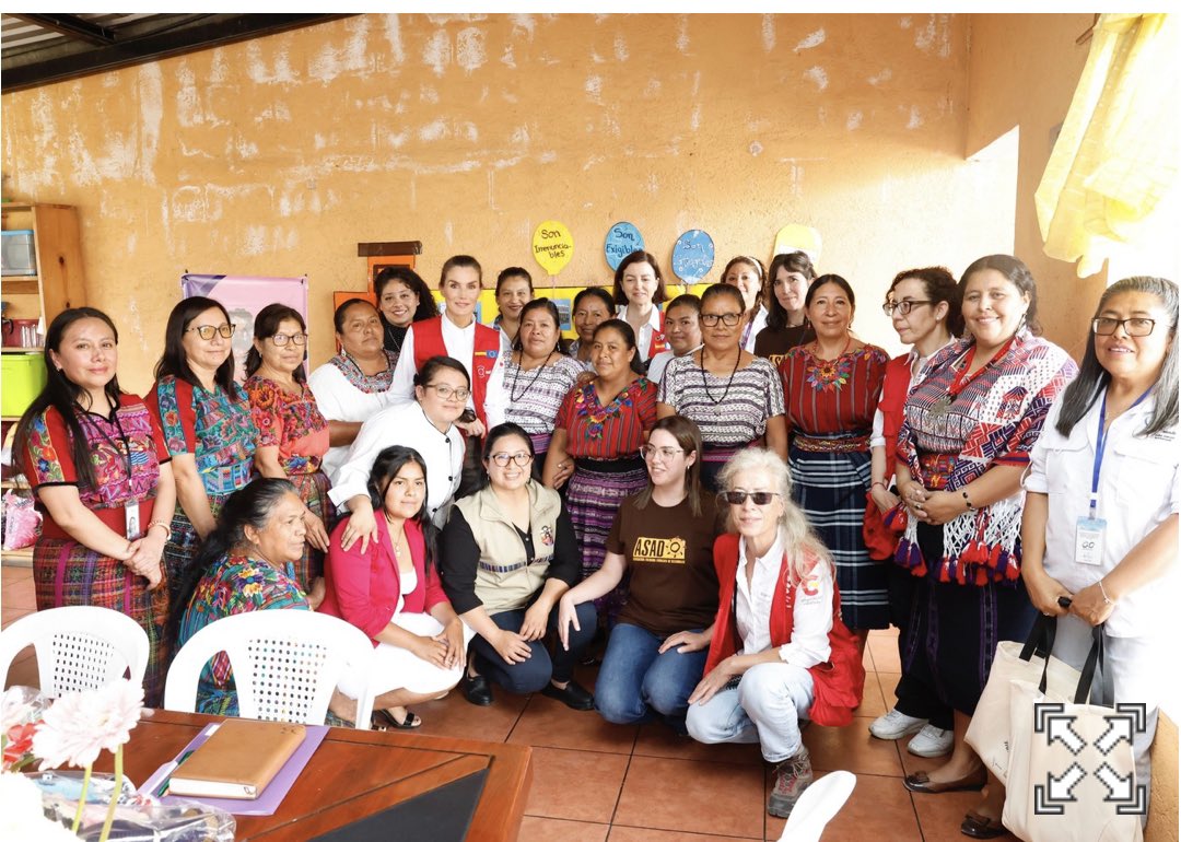 mariadel96's tweet photo. Un día emotivo donde gracias a la visita de S.M la Reina Letizia se ha podido visibilizar la realidad que vive Guatemala de violencia contra las mujeres, niñas y adolescentes y los escasos recursos que se cuentan. https://t.co/4GPcRFMTQE