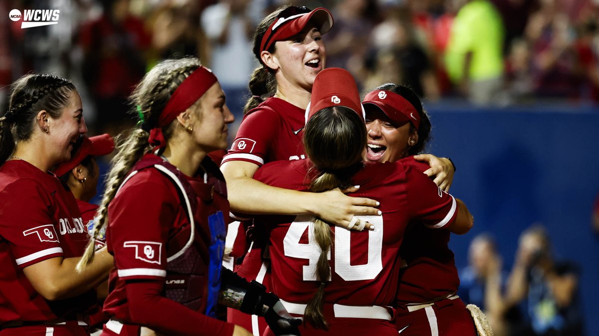 POV: you just won a National Championship 🥳

#WCWS x <a href="/OU_Softball/">Oklahoma Softball</a>