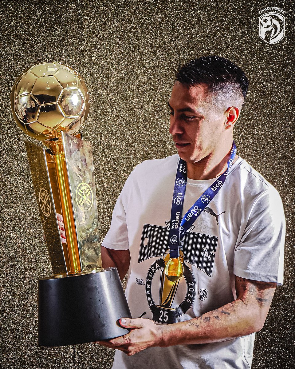 Quédate con quien te mire … 😍🏆

<a href="/pika8lucena/">Angel Lucena</a>  ⚪️⚫️

#AperturaAPF2024 🇵🇾
#CopaDePrimera 🏆