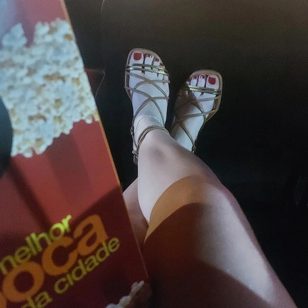 feetbabbys's tweet photo. Can you imagine going to the cinema and seeing these pretty feet? 😍
#pies #soles #sandals #feet #footjob #foot #feetsoles #sandaljob #feetjob
#pajaconlospies #FOOTFETİSH #feetbabbys https://t.co/oLKoXpzJG2