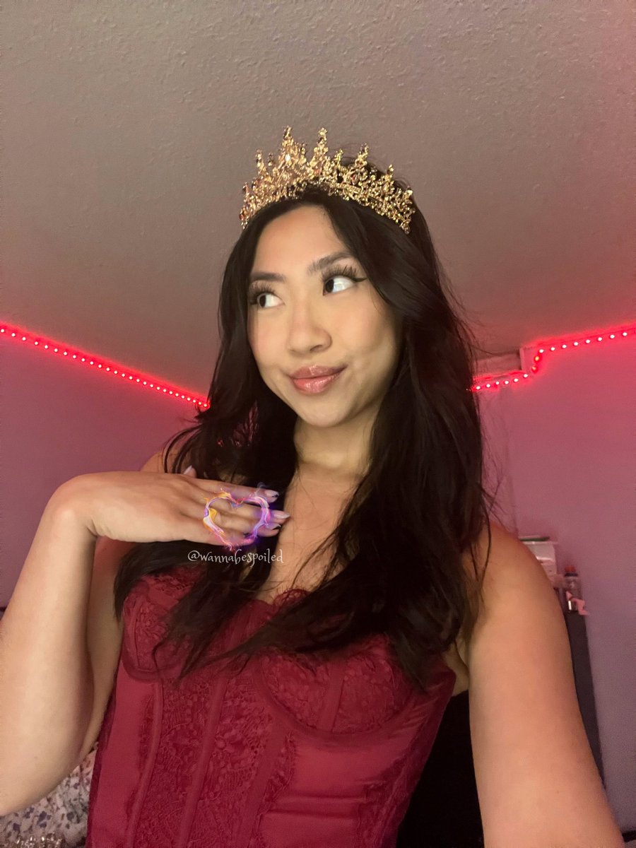 wannabespoiled's tweet photo. spoil the birthday brat https://t.co/j7JMgl7eSK