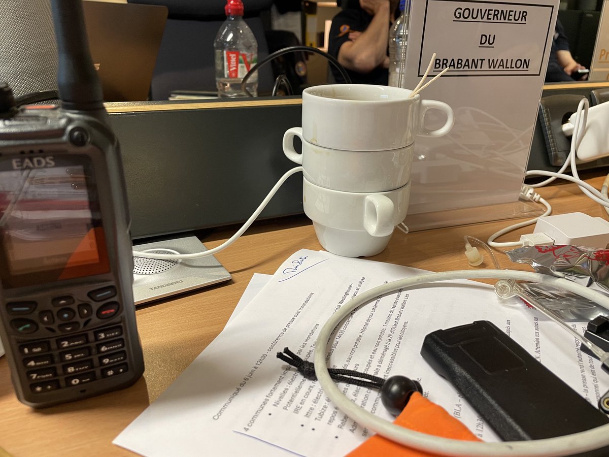 gillesmahieu's tweet photo. L’ #Exercice en cours depuis mercredi se poursuit sans discontinuer. Le carburant (café) reste disponible. On commence à envisager la phase de rétablissement. Merci à toutes les équipes engagées. #BWresponse #crisismanagementexercise https://t.co/GKa2S1tn3B