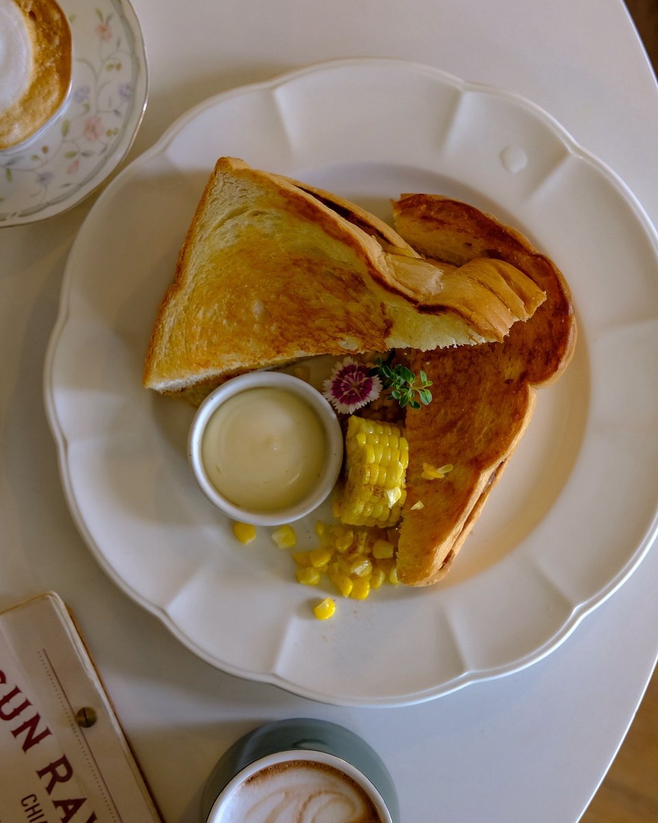 ksabsabb's tweet photo. SUN RAY 🍴 brunch ที่จริงใจ มาเชียงใหม่กี่รอบ ก็ต้องมาทุกครั้ง 🤟🏻 อร่อย จานสวย ให้เยอะ คุ้มราคา เมนูเพียบ อร่อยทุกอย่าง จึ้งใจรับจบที่ Sun Ray 🧇🍒 #basfoodshot #reviewchiangmai #CNX #basCNX2024 @aroii @reviewchiangmai https://t.co/evxYdLhxCp