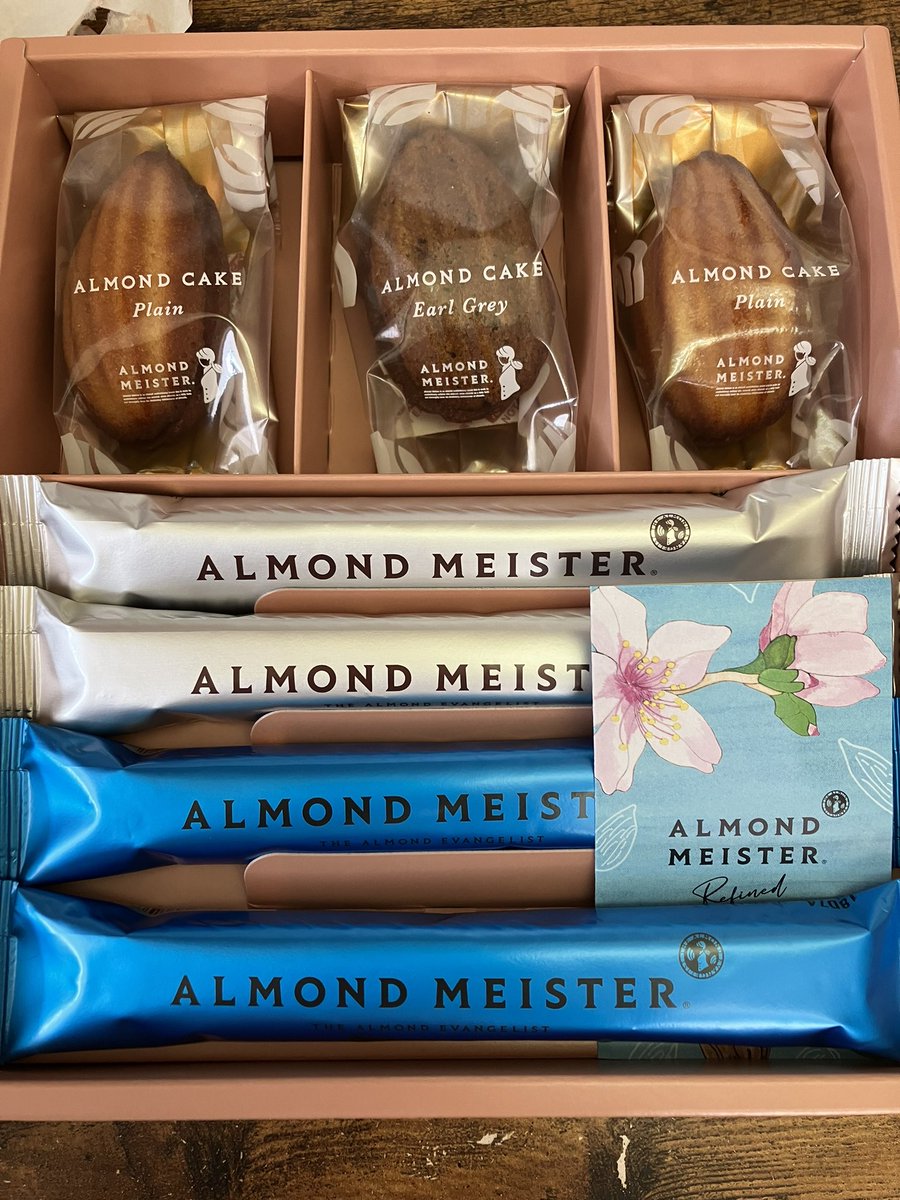 dawnofhemp's tweet photo. おはようございます😆

昨日は常連さんから差し入れを頂きました🤤ご馳走様です！
今日も石川町の店番です👍

本日もオープンしています😆🌊🌴

#CBDショップ #石川町 #CBD #CBN #CBG  #横浜 #藤沢 #ベープ #横須賀 https://t.co/JrqbFwjXVI