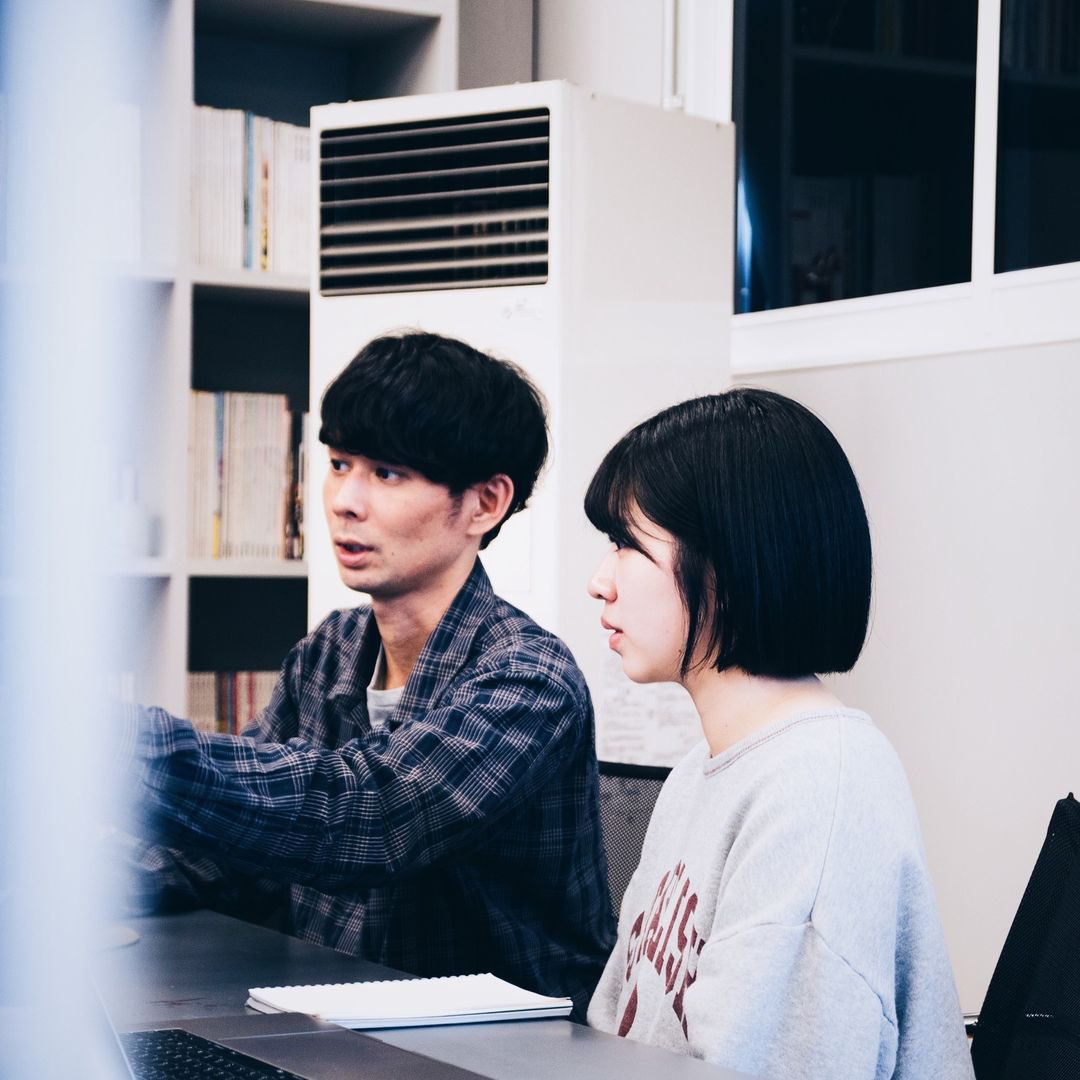 commune_inc's tweet photo. はじめまして！大学でデザインを学んでいる澤枝です。来年から社会人として働く上で、仕事としてのデザインを肌で感じ学ぶ良い機会になると思い、アルバイトと言う形でこの度COMMUNEのメンバーとして仲間入りしました。 https://t.co/kPKfbdTjUi