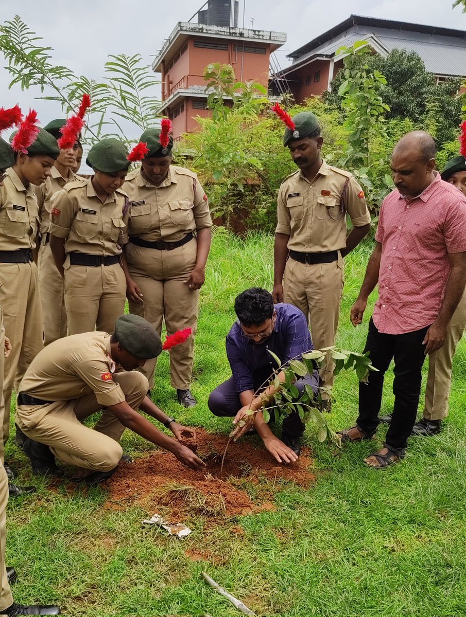 nccmesmaramplly's tweet photo. WORLD ENVIRONMENT DAY 2024

"OUR LAND, OUR FUTURE🍃
.
.
.
.
.
.
@NCC_KER_LAK_DTE 
@DefencePROkochi 
@DefencePROTvm 
@HQ_DG_NCC 
#EnvironmentalResponsibility #naturelove #EnviroWeek #ncc https://t.co/4Q5t5eSREl