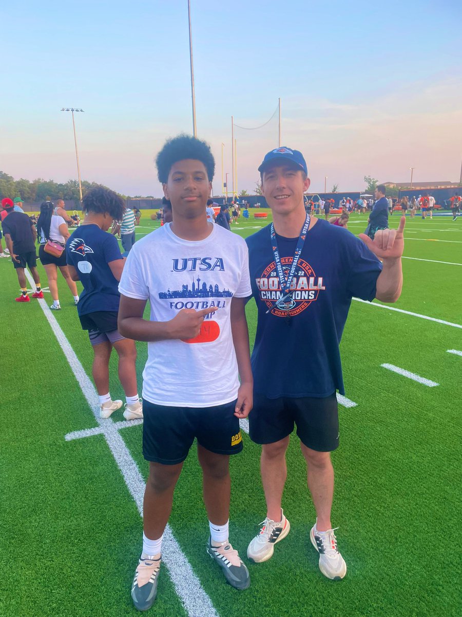 RSJ2028's tweet photo. Thanks @UTSAFTBL And @HunterRittimann  As Well As @HoustonThomas16  For a Great Opportunity To Compete And Get better. https://t.co/O7rgZX9TQ4