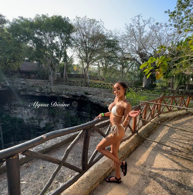 Bali, Malaysia &amp; beautiful Mexico my second home 🙌🏽🌴☀️ #BikiniBabe #Paradise #Sunkissed CUM &amp; PLAY!!<a href="/tag/paradise"class="tags"><span>#paradise</span></a><a href="/tag/sunkissed"class="tags"><span>#sunkissed</span></a><a href="/tag/bikinibabe"class="tags"><span>#bikinibabe</span></a>
