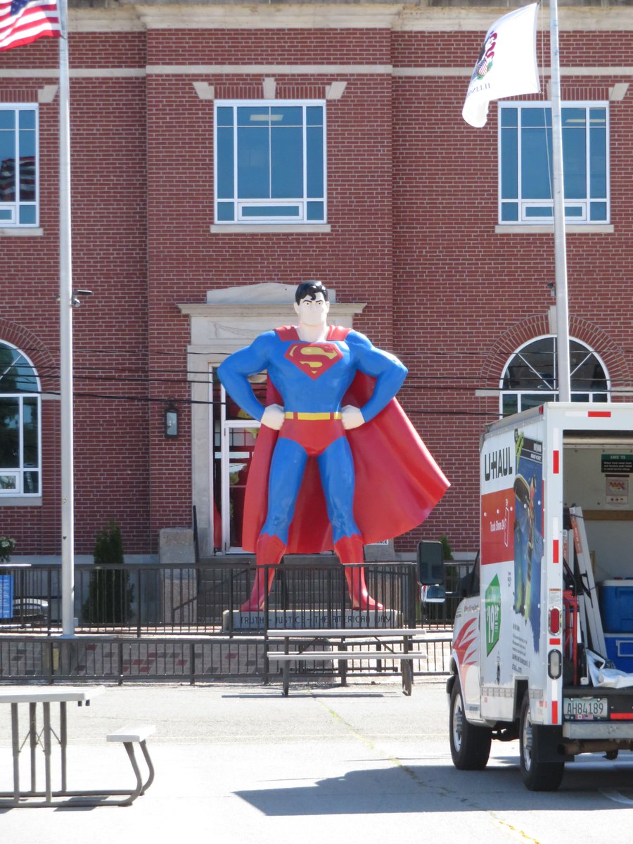DigitalWorldsHQ's tweet photo. The Big Guy getting ready for his big weekend starting Friday, June 7 in Metropolis, IL. #homeofsuperman #Superman #MetropolisIL #supermancelebration https://t.co/ISirTeuJKJ