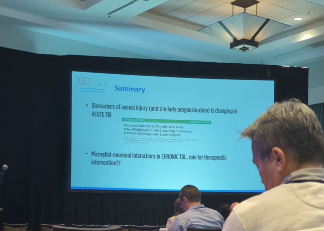 USBaguda's tweet photo. Wonderful presentation by @UWLMPathRes 's own Dr. Amber Nolan on biomarkers of axonal injury in acute TBI and neuron-microglia interaction in chronic TBI https://t.co/N7iSbEaSaZ
