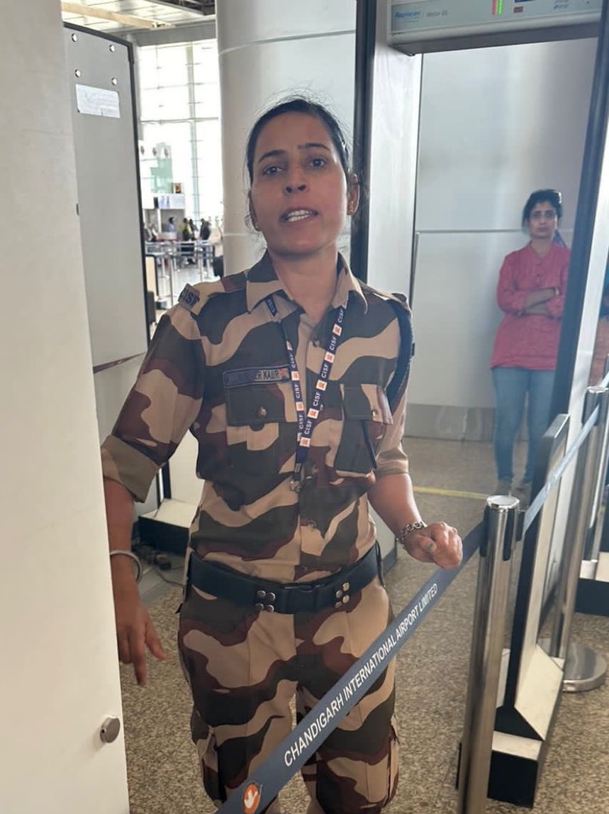 BhojpurSeHain's tweet photo. चमचों के हिसाब से अगर कुलविंदर कौर सही है तो, बेयन्त सिंह ग़लत क्यों..🤔
#CISFGuard #IndiraGandhi
#कुलविंदर_कौर #बेयन्त_सिंह
सही? ग़लत? https://t.co/YsNjMOnzdv