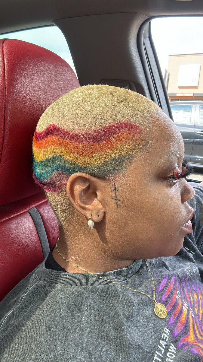 gaygoddess_a's tweet photo. happy gay month https://t.co/bBr3MI4rGO