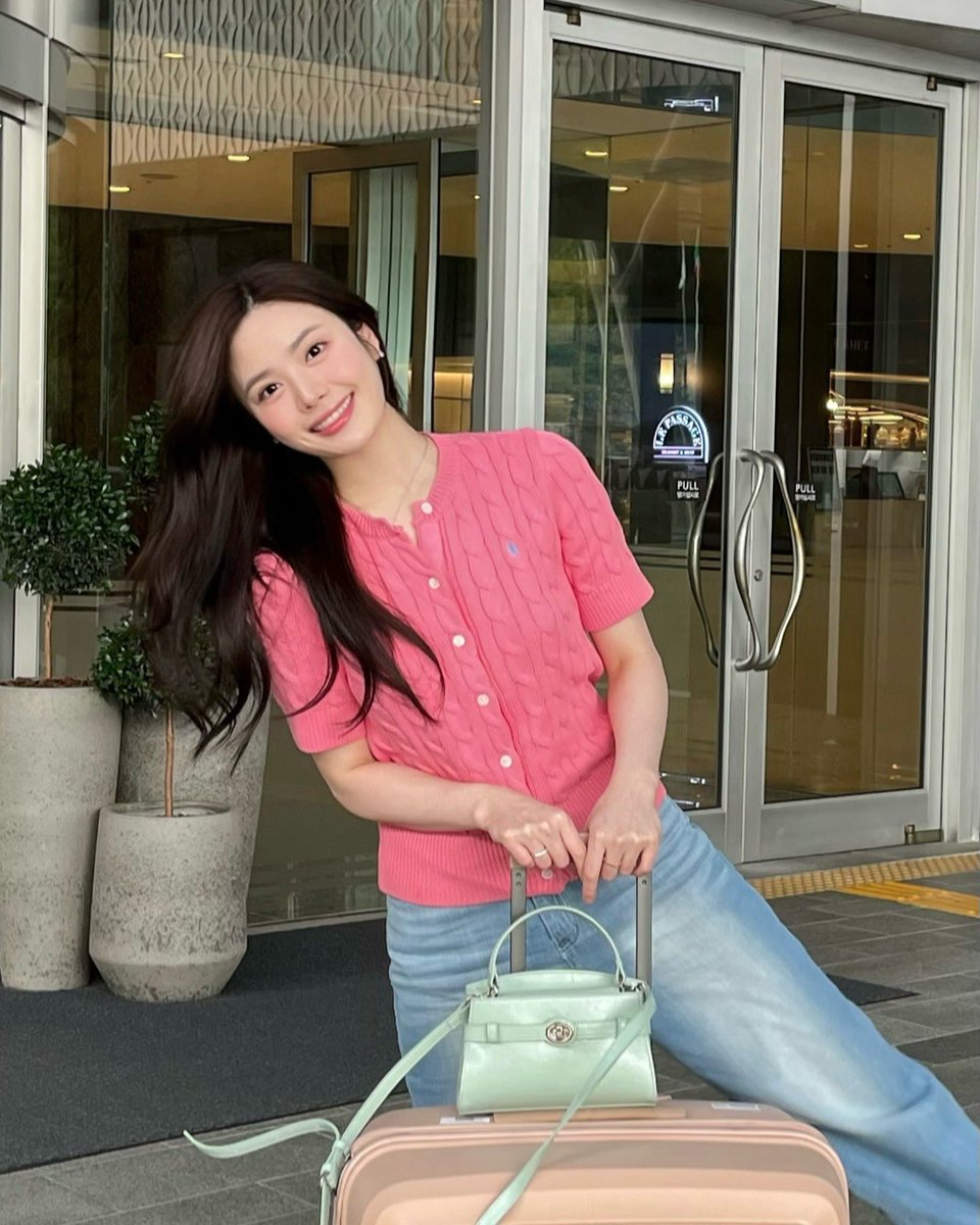 dabin_v_'s tweet photo. こんにちは。会えて嬉しいよ！ 私はダビンだよ 🎀 https://t.co/o8on32ZW6c