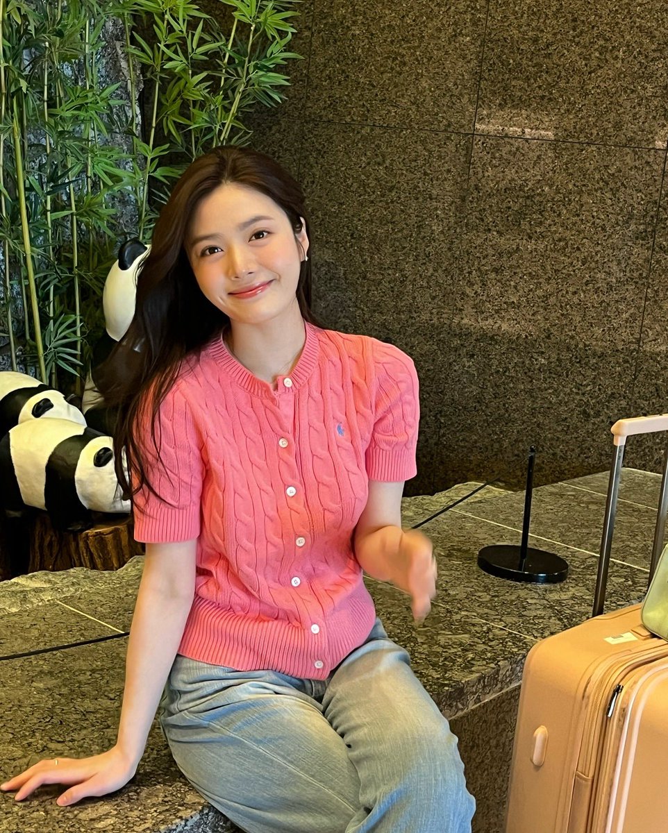 dabin_v_'s tweet photo. こんにちは。会えて嬉しいよ！ 私はダビンだよ 🎀 https://t.co/o8on32ZW6c