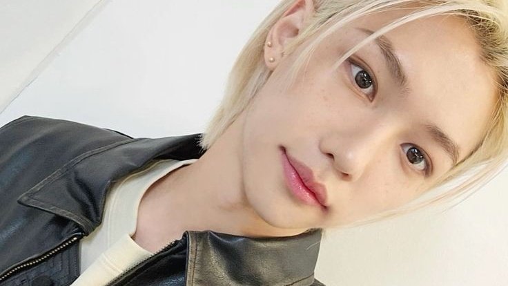 __aabrii's tweet photo. I found you - hyunl!x mini au 🔞
📌
Fel!x descubre una cuenta de contenido en twitter mientras buscaba algo con que tocarse, selecciona un vídeo que le llama la atención y a medida que avanza se da cuenta de que el chico es… ¿Su vecino? https://t.co/7wV4bCjvM9
