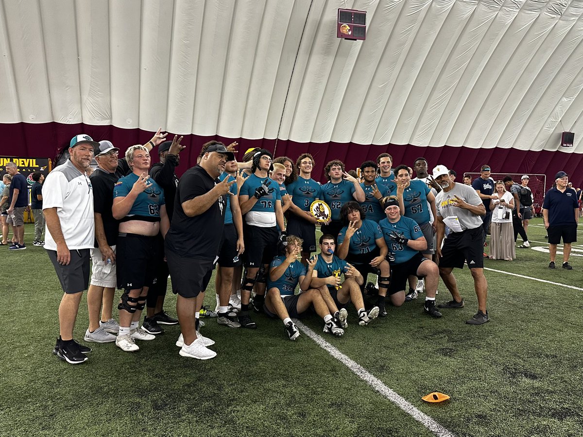 ConnorGa_'s tweet photo. Great Oline and Dline win tonight at ASU. We are all continuing to get better every day. 
.
.
.
@Swoll_2_ @farrel_brock @HighlandHawksFB @hawkfbrecruiti1 @ASUFootball @ZachAlvira https://t.co/j2mSgki14E