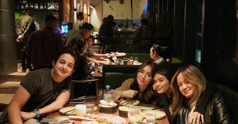 KBILLIONACTRESS's tweet photo. one thing i love about the kathryn-sofia friendship is that you know that they got each other's backs no matter what. it's not for social media. 

when you know, you know. https://t.co/7YBj31fAel