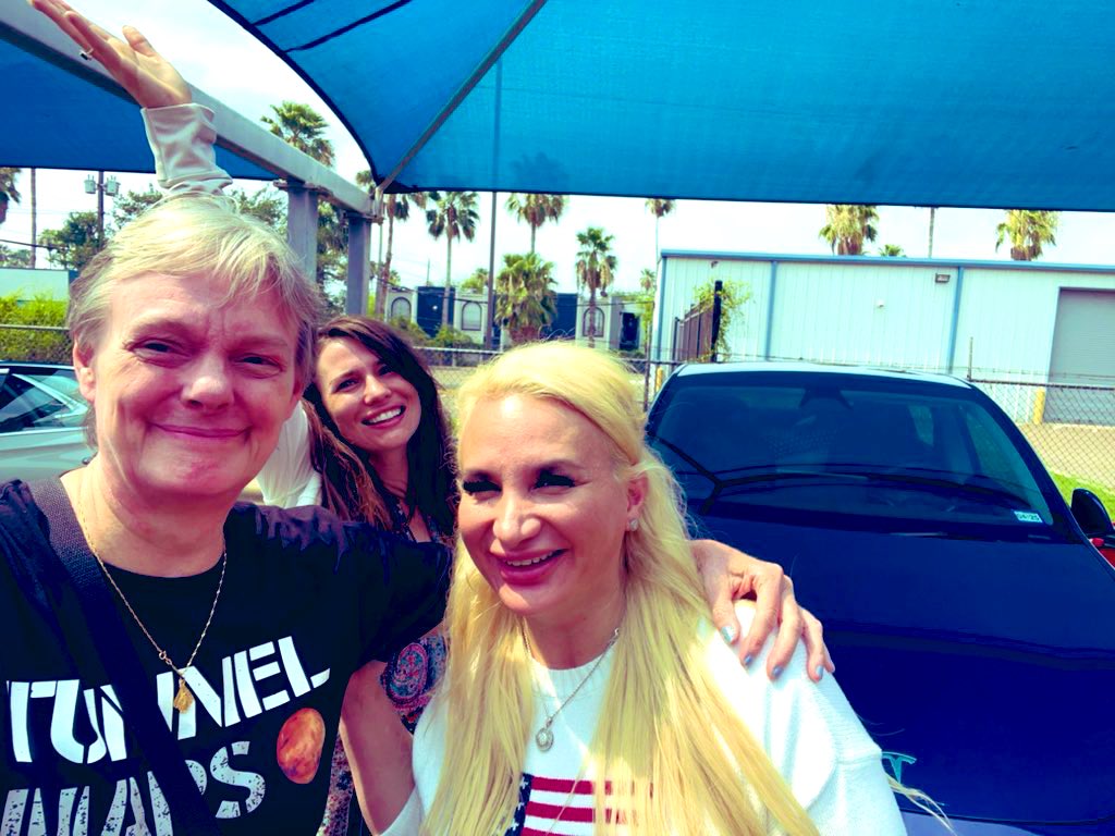 JessicaTetreau's tweet photo. I was so, so happy to be visited at work today by @GailAlfarATX and @realjulialove! You truly made my day special! 🥰 https://t.co/SfC9RIFs5F