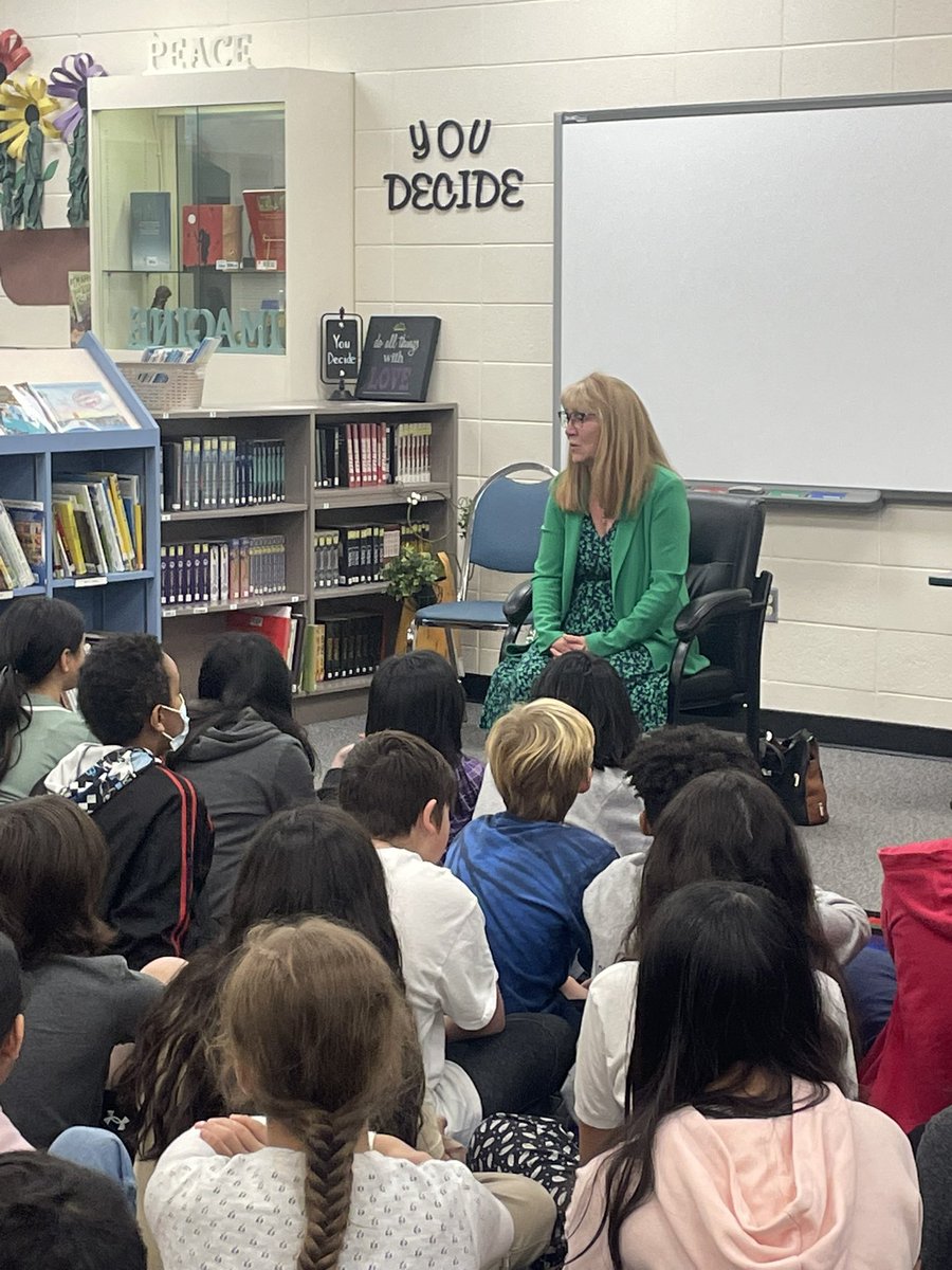 Thank you Councillor Wright <a href="/joannewrightyeg/">Councillor Jo-Anne Wright</a> for your visit and sharing your time and information with our grade 6’s today. We hope you come back again!  #ecsdfaithinspires