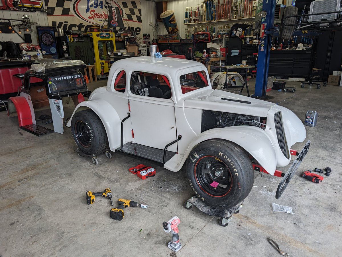thurstonracing's tweet photo. Dang near ready to race! #the320boys #neverreadyontime @USLegendCars @elkospeedway @ElkoJason @DeanReller https://t.co/DrmfVtGquX