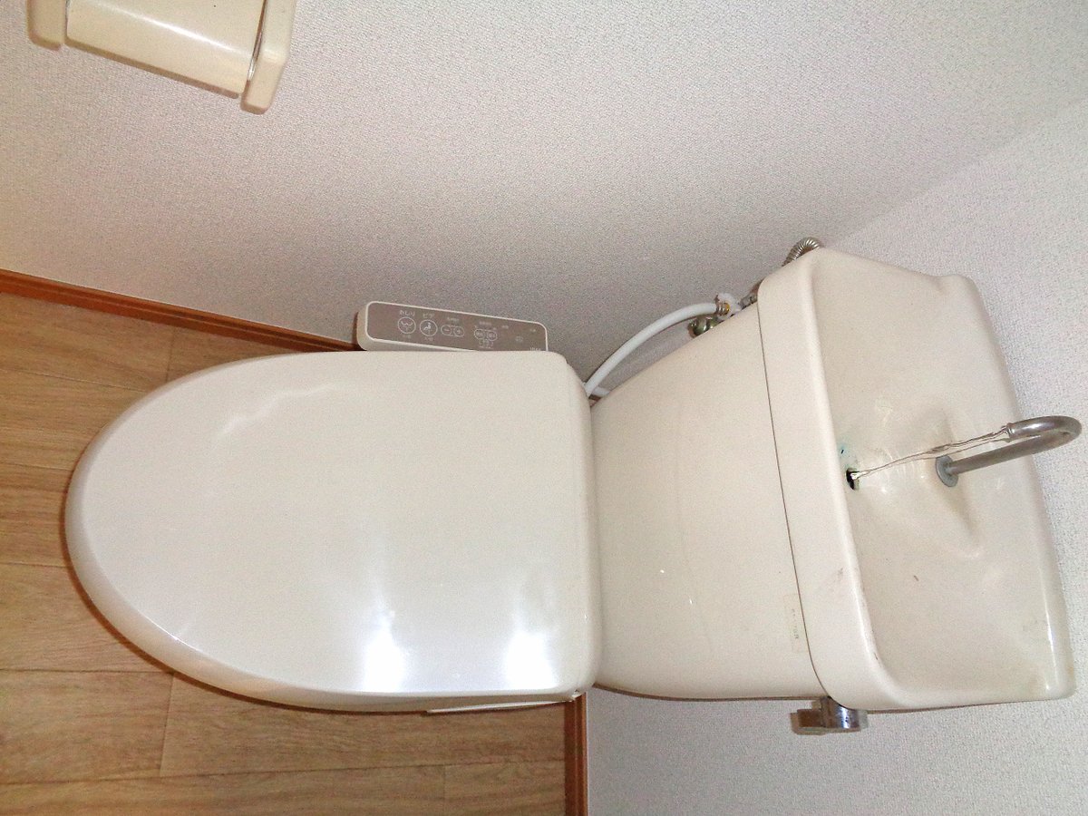 tomizen0515's tweet photo. ＜今日のおススメ　#賃貸　情報＞
シャトーヒルズ　#伊勢崎市　長沼町
1ヶ月家賃無料・仲介手数料半額！
リホーム済みでとても綺麗です
温水洗浄便座・追焚き機能
詳しくはトミゼン土地住宅㈱まで☆
☎0270-32-0515
https://t.co/Sh7LwzUW2N
#アパート https://t.co/14Jac4RQ8a