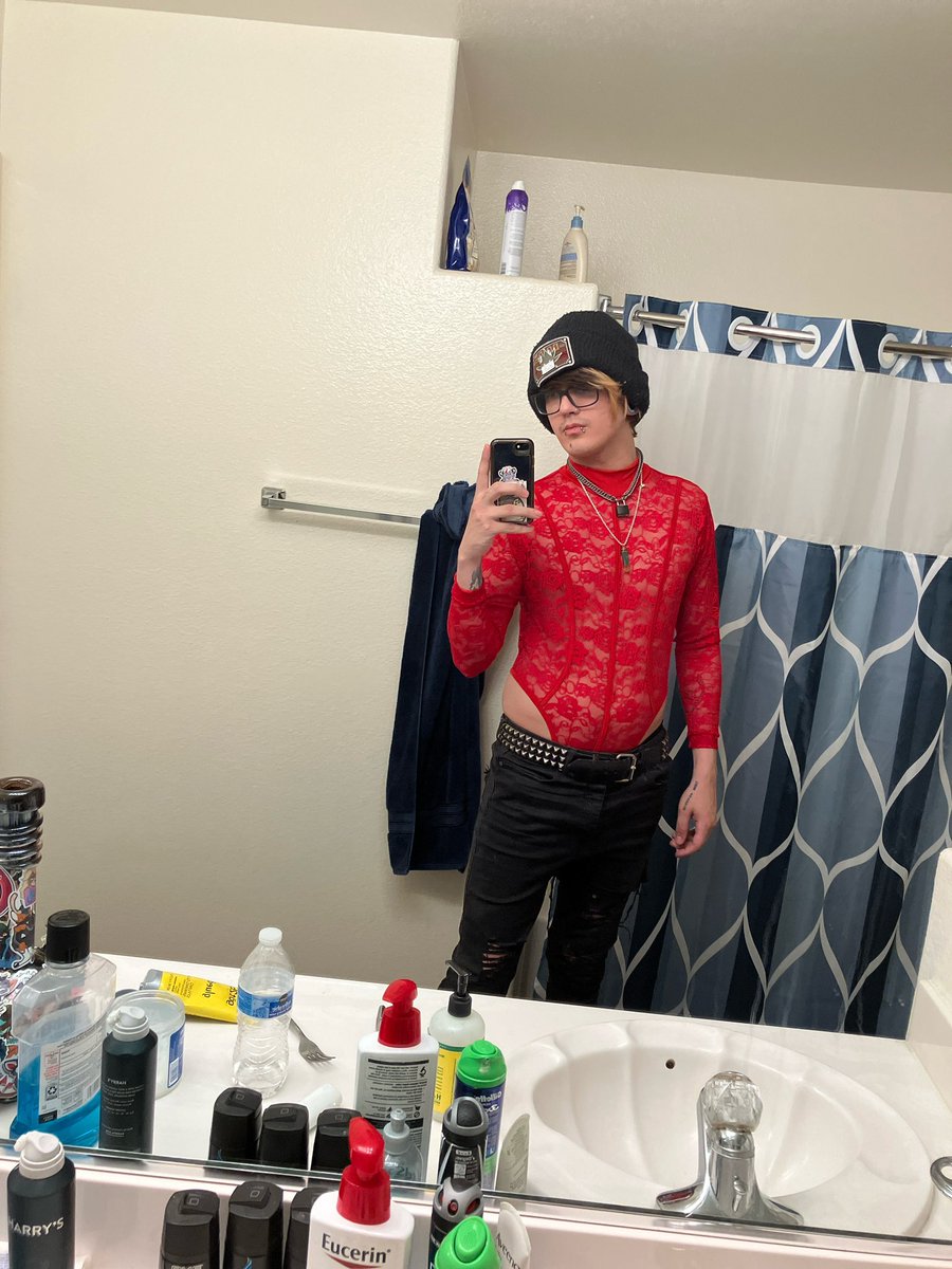 my dom thinks i look pretty hot in this, do you agree?