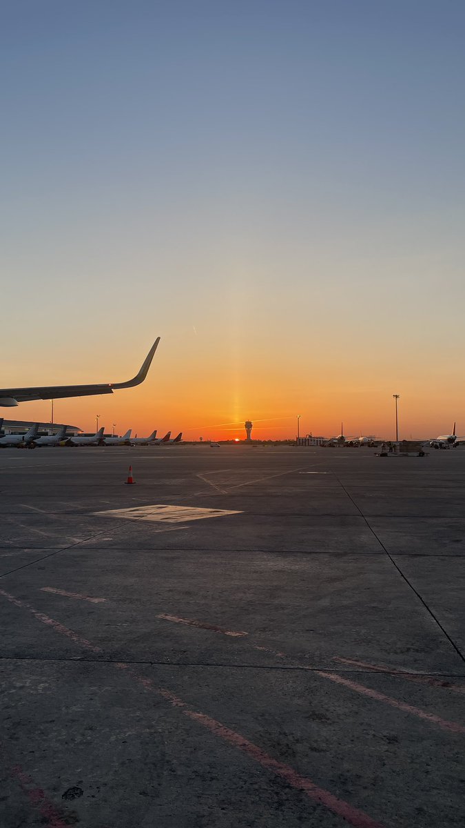 ShoJuste's tweet photo. LEBL/BCN
@controladores https://t.co/9mQGLMgH4B
