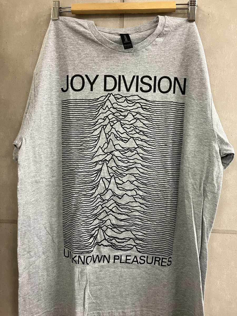 highvoltagesho2's tweet photo. 新入荷アイテム
JOY DIVISION
¥3,465

https://t.co/EMye4Z6FDu

#JOYDIVISION 
#JOYDIVISIONband  
#ジョイディビジョン 
#新入荷

#bandtee
#rocktshirt
#indierock #インディーロック
#ロックt #ロックtシャツ
#バンドt #バンドtシャツ
#バンドtee #バンtコーデ
#洋楽好きな人と繋がりたい https://t.co/WliZ6tmkHZ