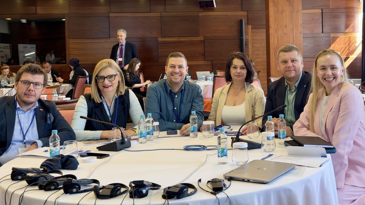 OSCE_Skopje's tweet photo. 📢 Proudly supported 🇲🇰 delegation at the “Transforming Politics” conference in Sarajevo, engaging male politicians for gender equality and ending violence against women. Looking forward to the "Sarajevo Recommendations" for real change!💪 #GenderEquality #EngagingMen https://t.co/XqSlzX7va6