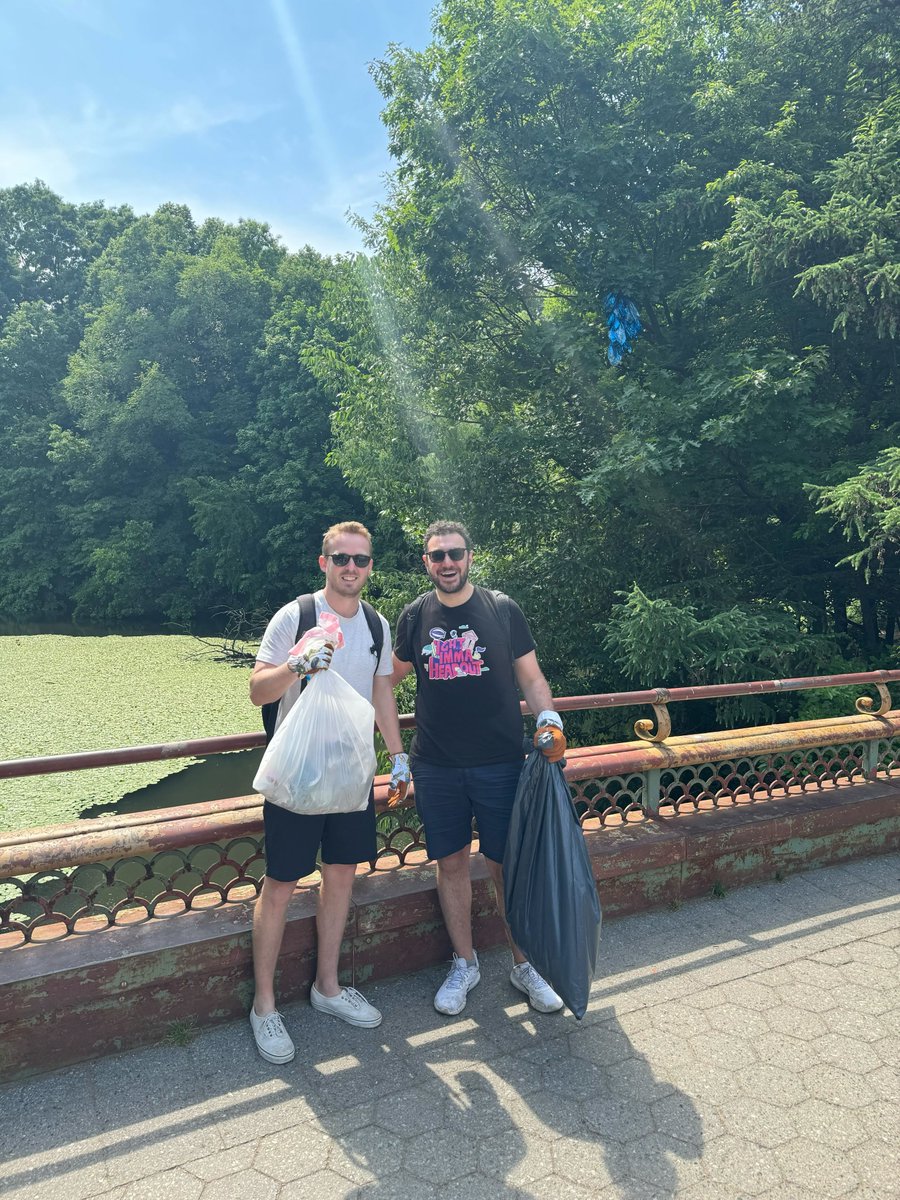 varunkhona's tweet photo. This World Enivornment Day, the @headout team really came together to make a difference. We revitalised a nursing home garden in Berlin. We planted a few hundred trees in Bangalore. We cleaned up Prospect Park in Brooklyn. We released 250 turtles back in the sea in the UAE. 1/2 https://t.co/QV3dsjR1dm