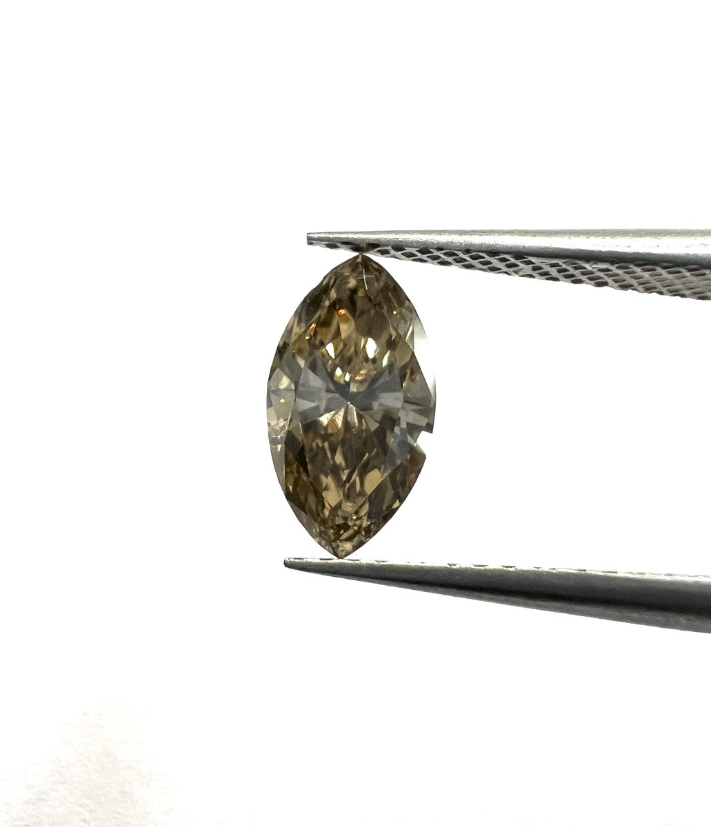 GemaxStone's tweet photo. 1.125ct  Fancy Brown SI1 💎

来週の Curiousショールームイベントにお持ちします☺️ 5Fにて展示しております✨

⚜️

#ダイヤモンド
#カラーダイヤモンド 
#ジュエリー
#デザインジュエリー 
#designjewelry 
#designart 
#playwithcolors 
#diamond
#pinkdiamond 
#colordiamonds 
#gemax https://t.co/IjzIXFlXex