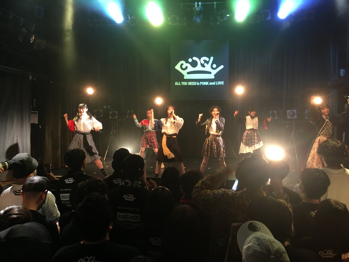 lofty_lion58's tweet photo. 2年前
BiSHライブハウスツアー2段目最前センター
手すりに肘乗せて視界最高のシニアに優しすぎるポジションでした😍

#BiSH #ForLiveTOUR #渋谷www https://t.co/5EbZACP9Xs