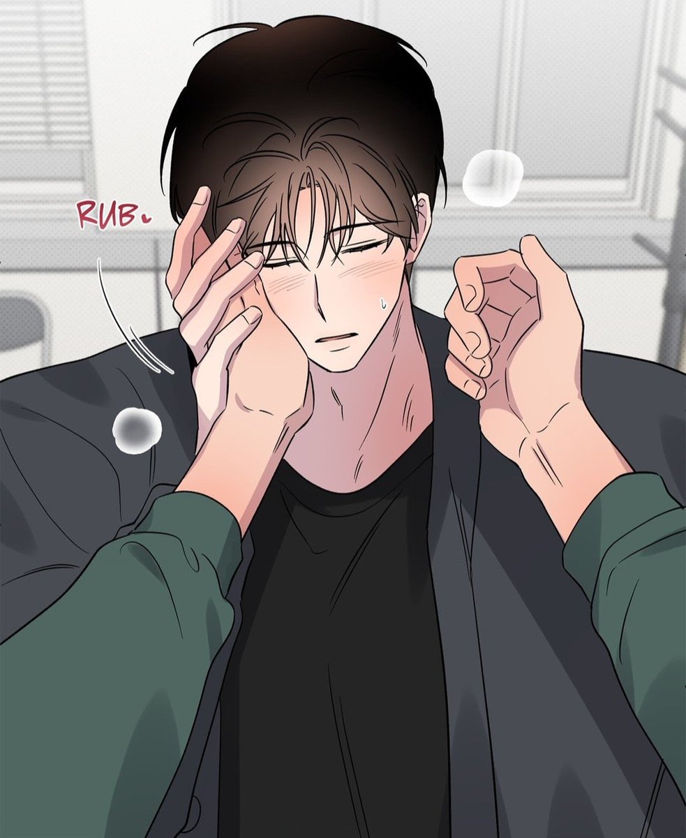 lmaoyikes4's tweet photo. "It makes me so happy when you pat my head, hyung... like when you praised me before..." same so.. when is it my turn? ...please?? 😞☝🏼
#LuckyInLove #hahae https://t.co/lzNyTyHvgM